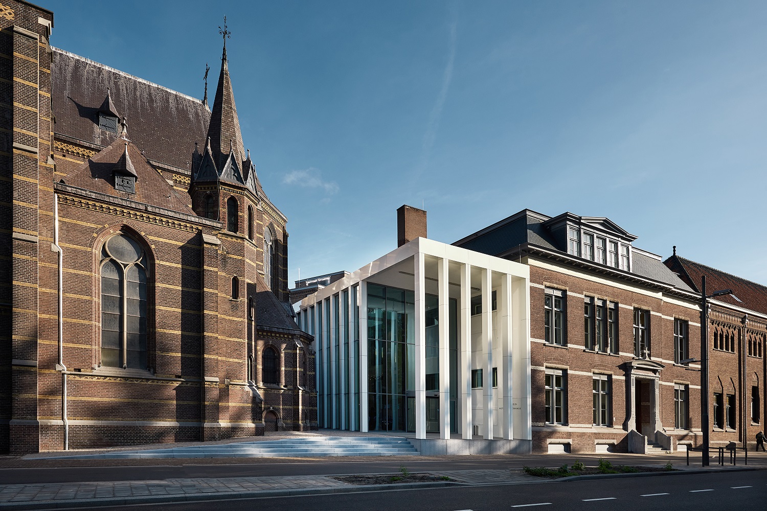 Building Entrance Exterior- Hotel Mariënhage Eindhoven Domusdela