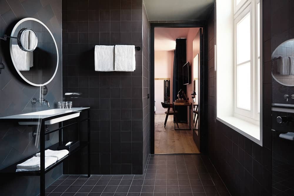 Episch Eden Extra Groot Badkamer in Hotel Mariënhage