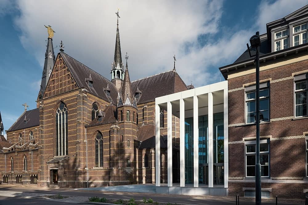 Hoofdingang Buitenkant Gebouw - Hotel Mariënhage Eindhoven Domusdela