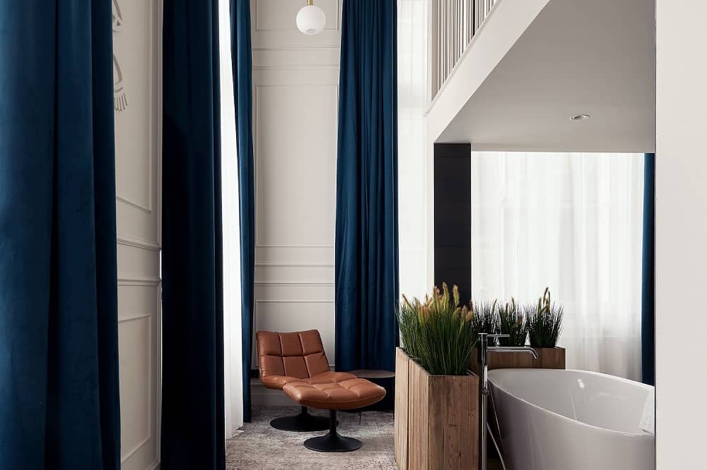 Suite Heavenly White Room Bathtub - Hotel Mariënhage Eindhoven Domusdela